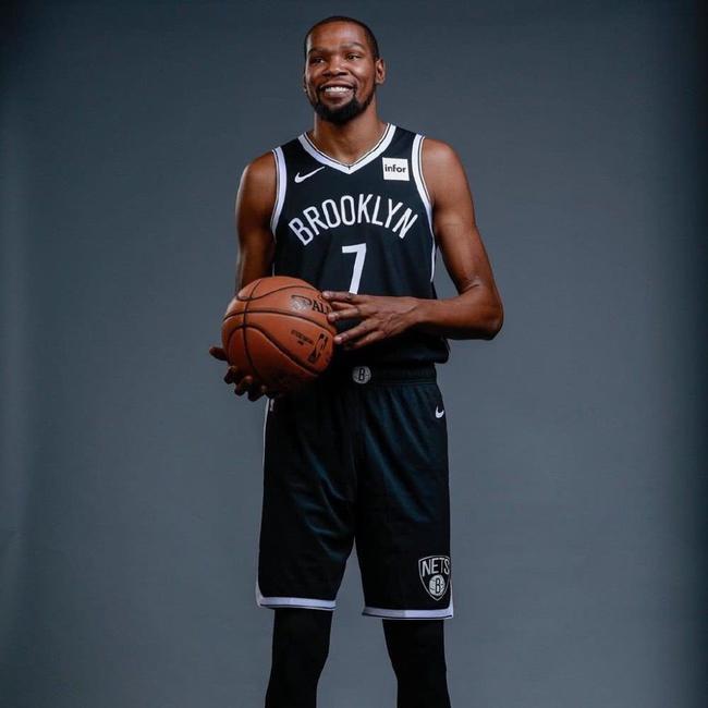 詹姆斯保持 詹姆斯保持